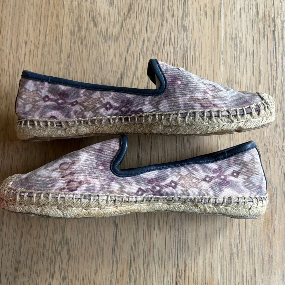 NWOB Tory Burch Purple Ikat Canvas Espadrille Flats Gold Logo Navy Leather Trim